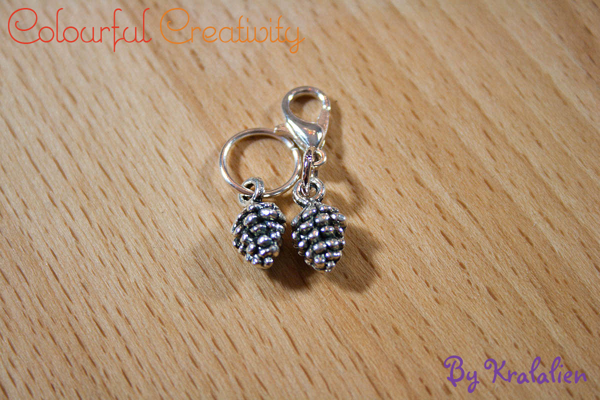 Stitch marker Pine Cone