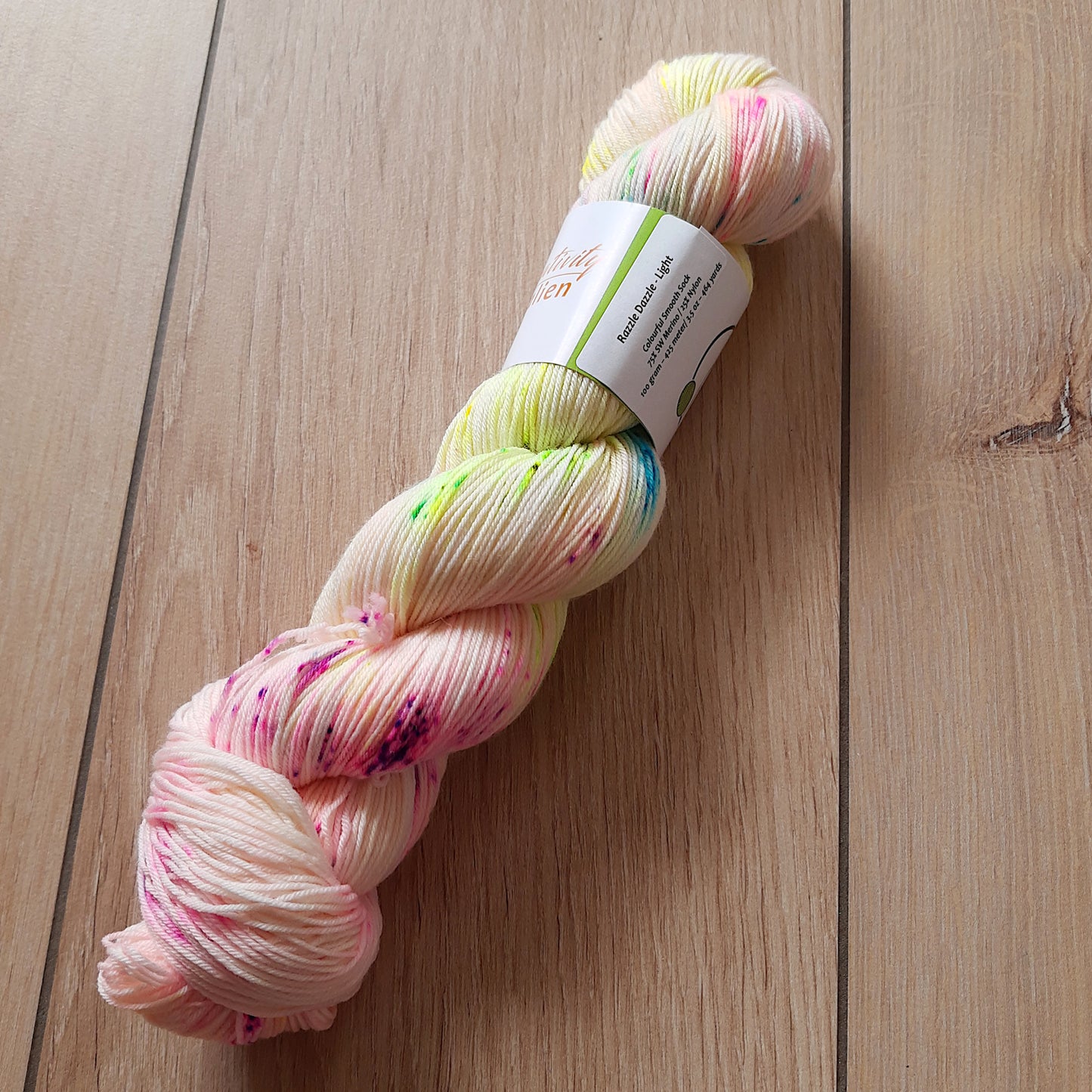 Razzle Dazzle Light – Smooth Sock