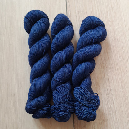 Dance with the waves – Yak Sock