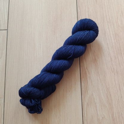 Dance with the waves – Yak Sock