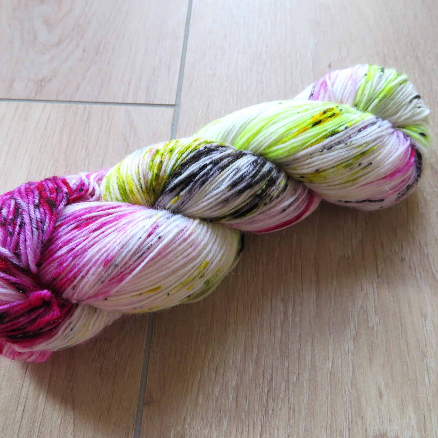 Dragonfruit – Sock Extra White