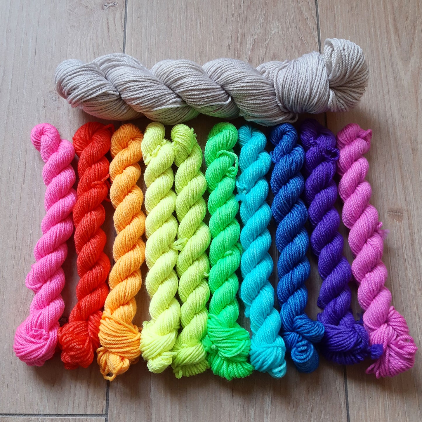 Super Neon - Smooth DK Kitten Set