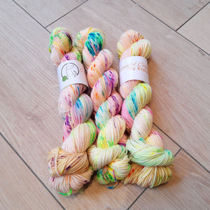 Razzle Dazzle – Colourful Smooth Sock