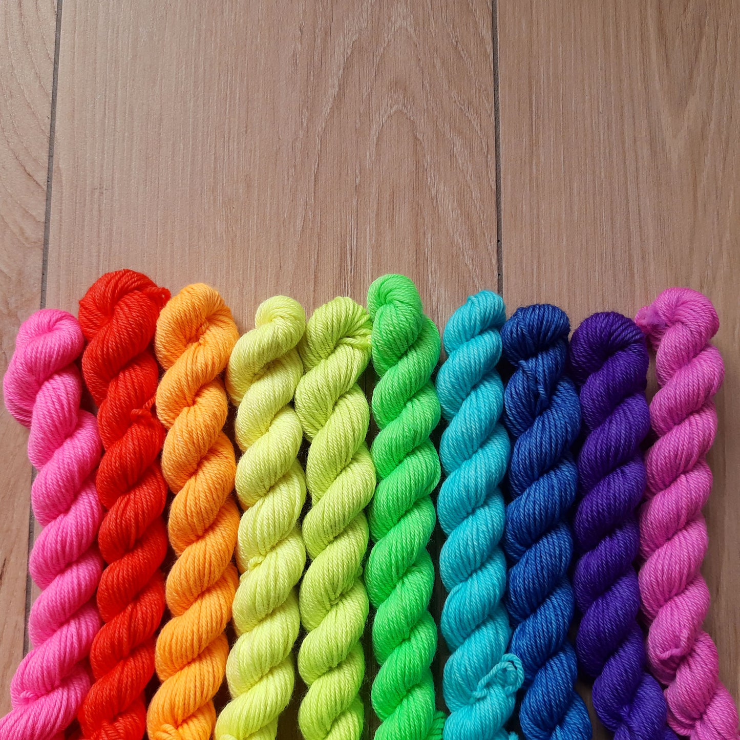 Super Neon - Smooth DK Kitten Set